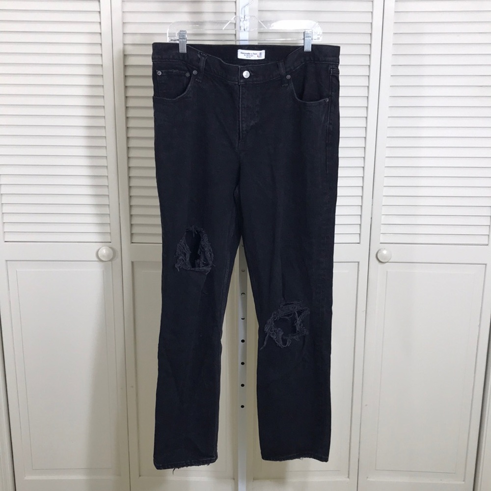 Abercrombie & Fitch 90's Straight Low Rise Distressed Jeans Size 32